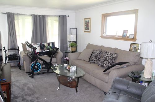 4072 46th St, Milwaukee, WI 53216-1523