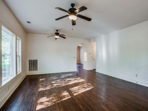 10306 Country Club Dr, Dallas TX  75218-1111 exterior