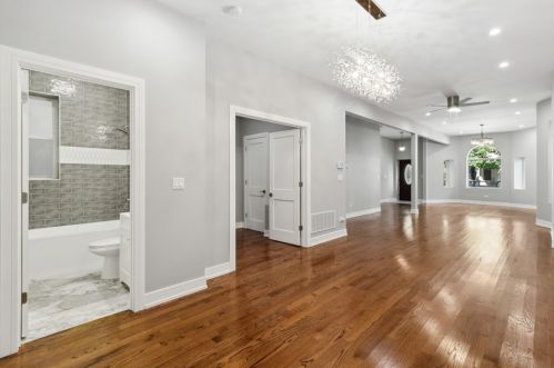 4812 Forrestville Ave, Chicago IL 60653-3425 exterior