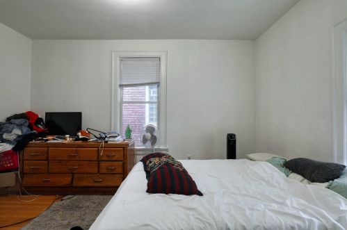 136 1 St, Milwaukee WI 53207-0014 exterior