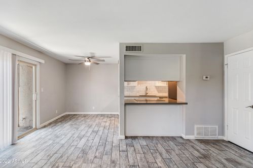 8839 12 Pl, Phoenix AZ 85020-3017 exterior