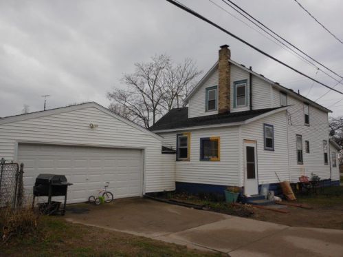 1464 Beach St, Meskegon, MI 49441-1067