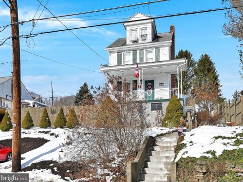 225 High Rd, Primrose, PA 17901-8965