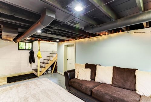 807 Caton Ave, Joliet IL 60435-5704 exterior