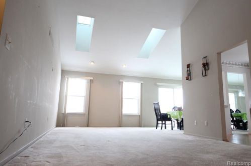 2053 Maplehurst Dr, Walled Lake MI  48390-3276 exterior