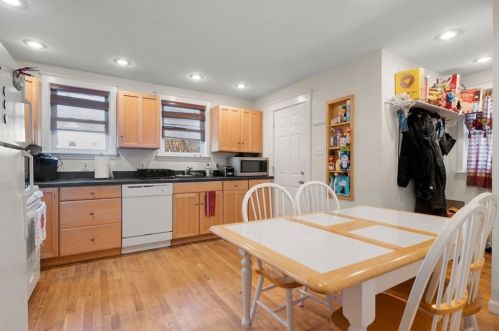 15 Raymond Rd, Salem MA 01970-5325 exterior