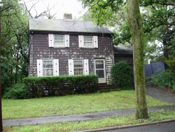 140 Roundwood Rd, Newton, MA 02464-1219