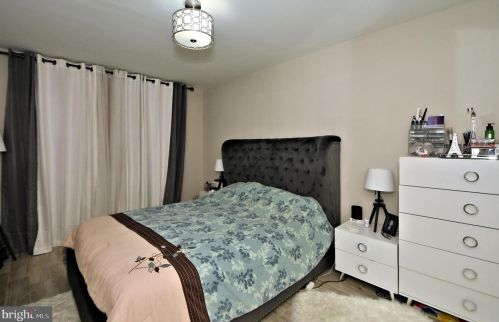 7221 Erdrick St, Philadelphia PA 19135-1014 exterior