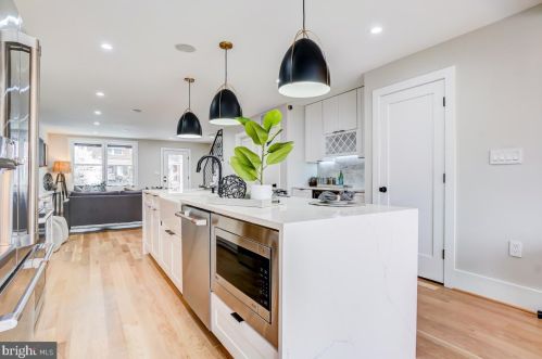 1624 D St, Washington DC  20003-2440 exterior