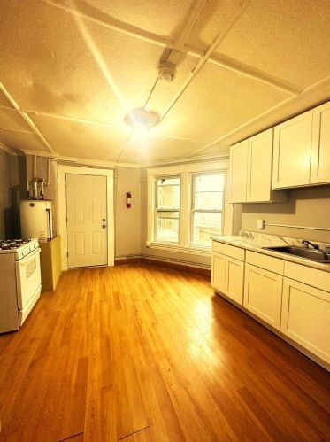 8 Mount Carmel Pl, Poughkeepsie NY  12601-1714 exterior