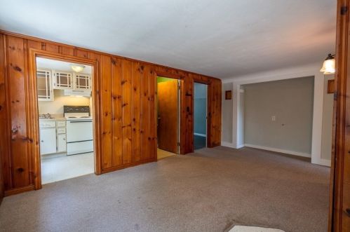 25 Chestnut St, West Springfield MA 01089-2804 exterior