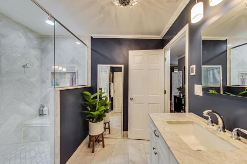 6098 Caldwell Ave, Chicago IL 60646-4111 exterior