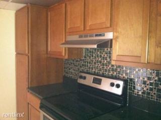 1088 Greentree Rd, Pittsburgh PA  15220-3134 exterior