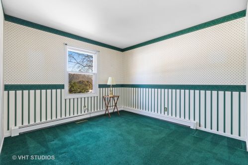 3915 Wilderness Rdg, Bull Valley IL 60012-1718 exterior