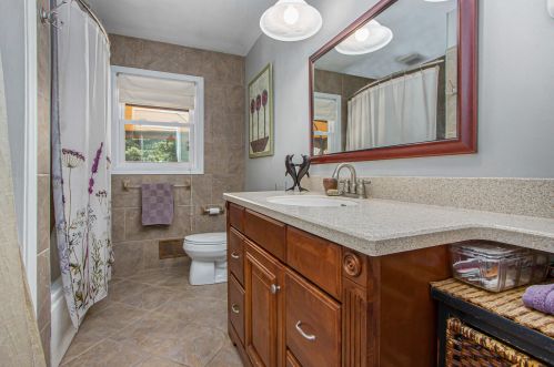 2530 G Ave, Kalamazoo MI 49004-1958 exterior