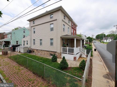 30 6th St, Chester, PA 19013-4210