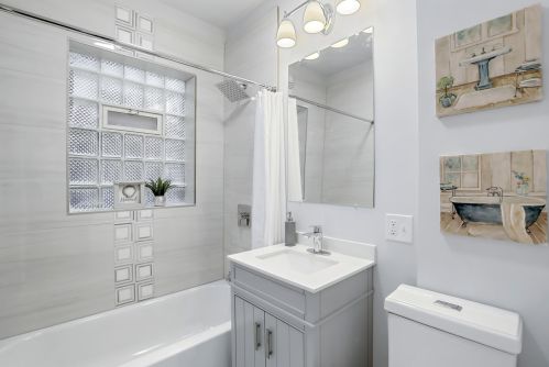 11347 Parnell Ave, Chicago IL 60628-7440 exterior