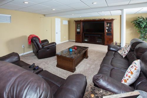 4836 Daltrey Ct, Saint Louis MO 63129-1656 exterior