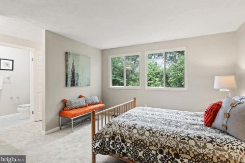 6023 Chicory Pl, Alexandria VA 22310-1795 exterior