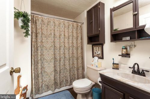 406 Milton Ave, Glen Burnie MD 21061-2220 exterior