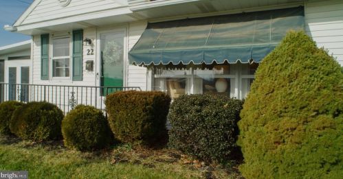 22 Lincoln Dr, Hanover PA 17331-4906 exterior