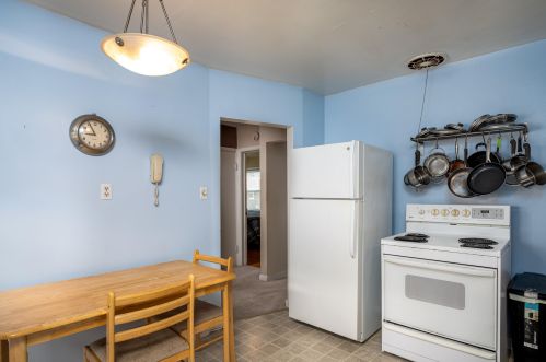 425 Fremont Pl, Milwaukee WI 53219-3066 exterior