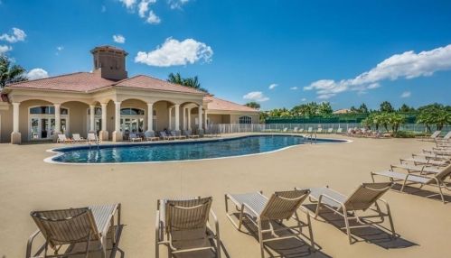 5629 Spanish Riv Rd, Fort Pierce FL 34951-2896 exterior