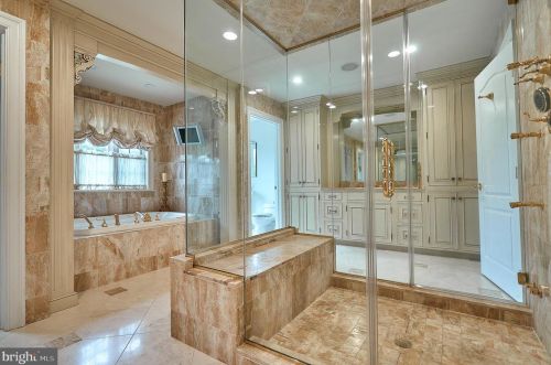 2221 Jefferson Ln, Huntingdon Valley PA 19006-6038 exterior