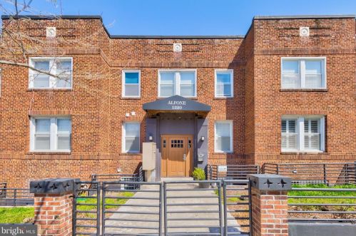 1220 Holbrook Ter, Washington DC  20002-2760 exterior