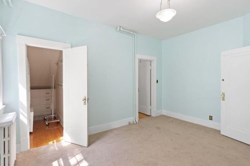 2427 Stratford Ct, Milwaukee WI 53211-2635 exterior