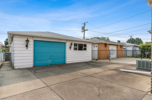 4731 Octavia Ave, Chicago IL 60706-4608 exterior