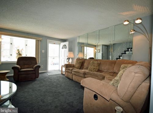 1062 Tremont Dr, Manor PA 19036-1521 exterior