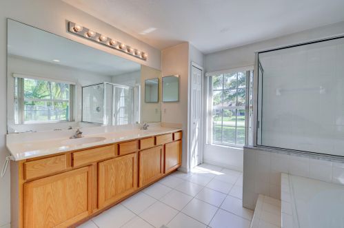 2098 Pruitt St, Fort Pierce FL 34953-5732 exterior