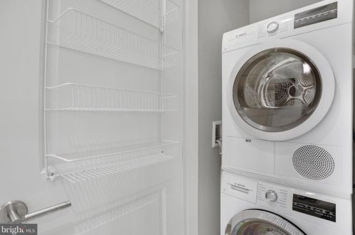 420 3rd St, Washington DC  20003-1930 exterior