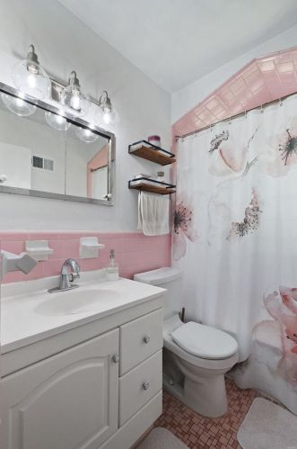 9533 Ldg Pole Ln, Saint Louis MO 63126-2162 exterior