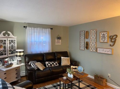 98 Greenwood St, New Britain CT 06051-3326 exterior