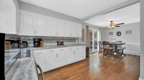 9114 Sawyer Ave, Chicago IL 60805-1640 exterior