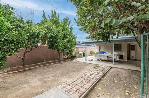 13815 Premiere Ave, Bellflower CA 90706-2221 exterior