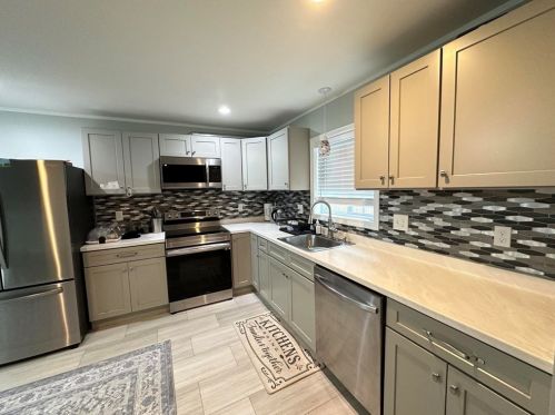 44 Day St, West Springfield MA  01089-3412 exterior