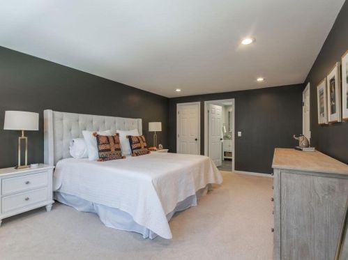 19 Quinnehtuk Rd, Springfield MA 01106-2911 exterior