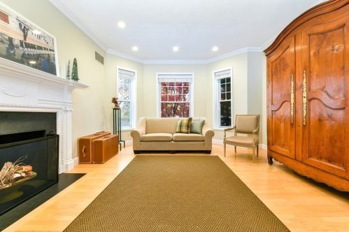 82 Monmouth St, Brookline MA  02446-5607 exterior