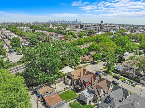 4232 Wellington Ave, Chicago IL 60641-5355 exterior