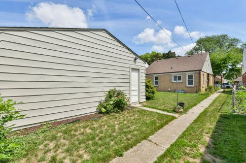 3217 79, Milwaukee WI 53219-1717 exterior