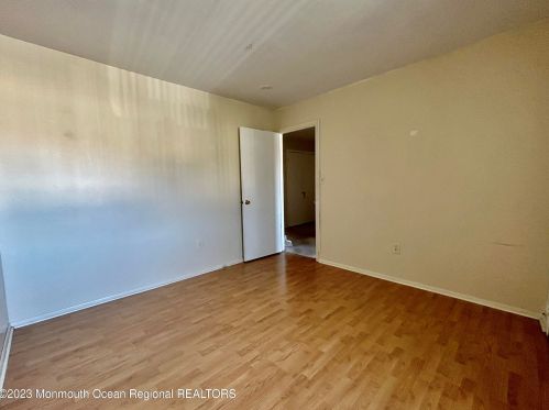 271 Clubhouse Dr, Middletown NJ 07748-1340 exterior