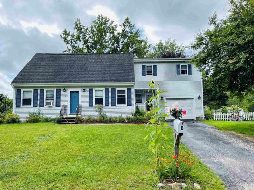 8 Wildflower Dr, Concord, NH 03303-3443