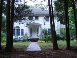 135 Neshobe Rd, Newton, MA 02468-1348