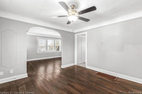 17213 Wood St, Melvindale MI 48122-2200 exterior