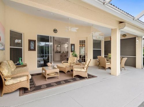 6932 Mauna Loa Ln, Naples FL 34113-2646 exterior