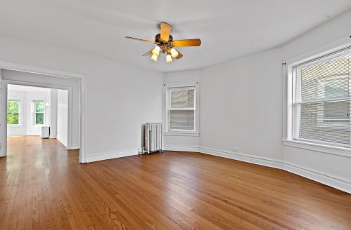 2219 Rosemont Ave, Chicago IL 60659-2195 exterior