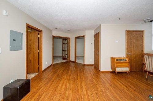 35 2nd St, Duluth MN 55810-2195 exterior